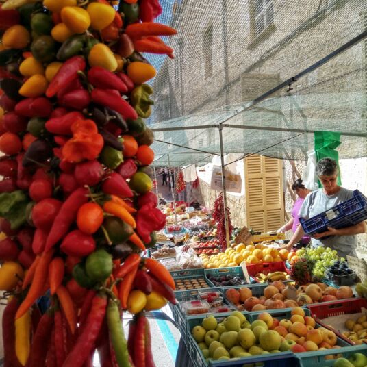 auswandern Mallorca - auf dem Markt von Sineu gesund einkaufen